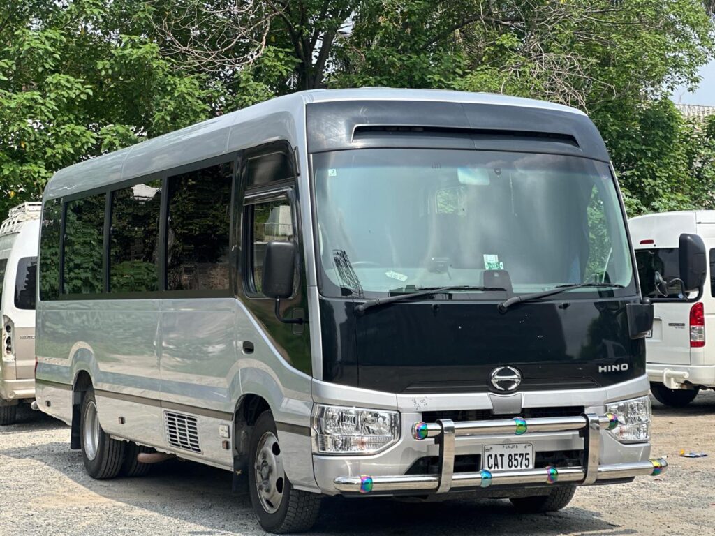 Toyota Coaster 5c for rent in Lahore